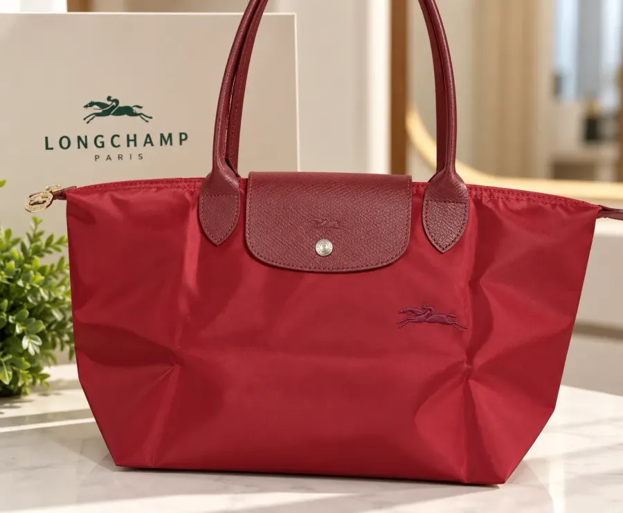Longchamp M