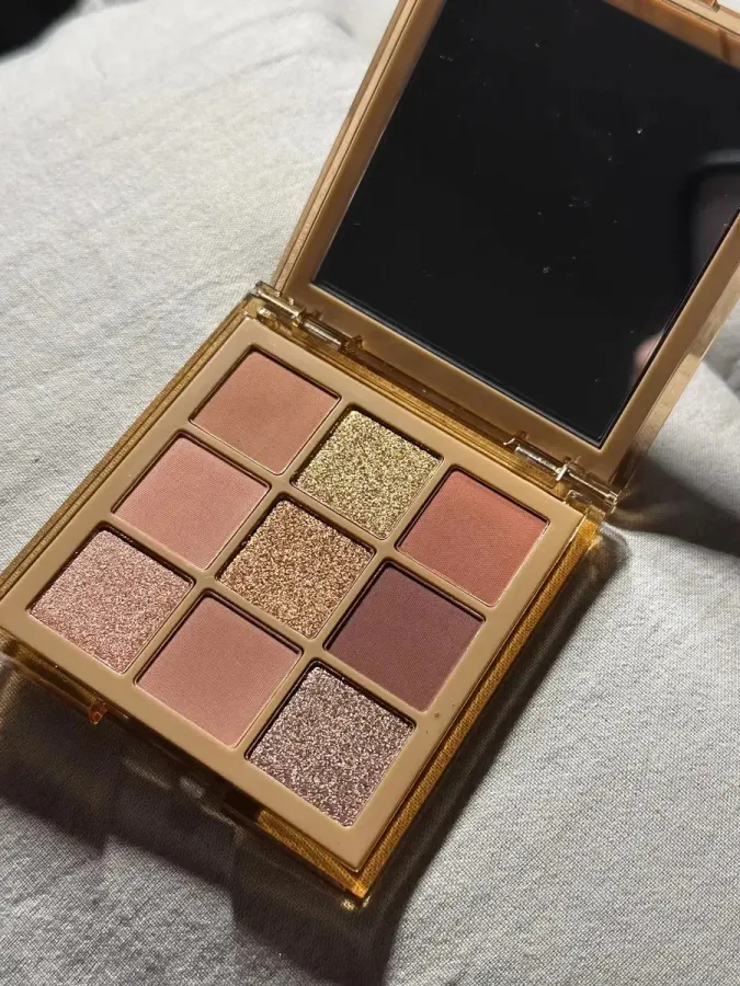 Huda Beauty Nude Medium — foto 4
