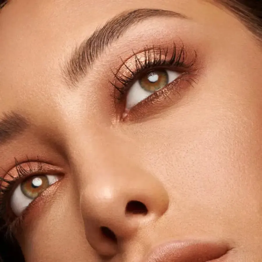 Huda Beauty Nude Medium — foto 5